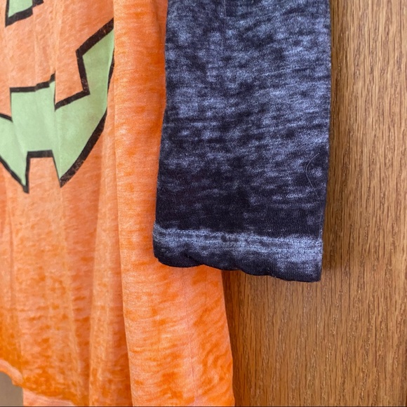 ZOE + LIV • Burnout Baseball Style Halloween Jack-O-Lantern Shirt - Size M - Picture 7 of 16